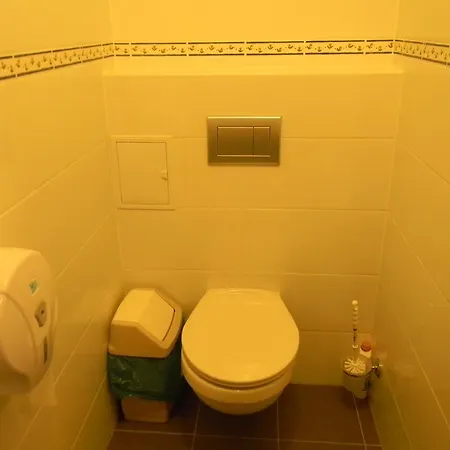 Szent Kristof Intezet Vendeghaza Apartment Debrecen